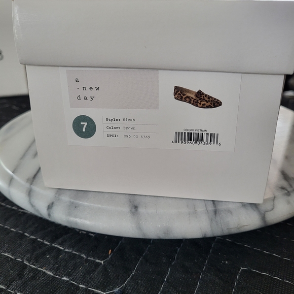 NWT Leopard Flats 8 - Picture 3 of 11